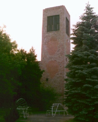 Kirche Christi-Auferstehung - freistehender Kirchturm