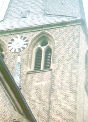 St. Nikolaus - Fenster mit Sektorantenne