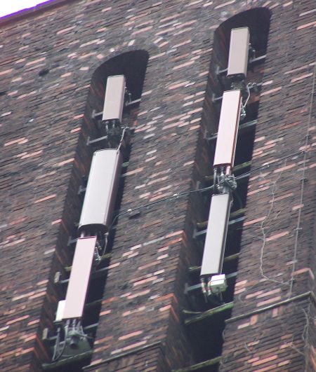 St. Bruno - Turm mit UMTS-Antennen