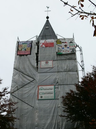 ev. Dorfkirche - Verhllter Turm