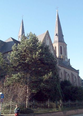 St. Pantaleon - Seitenansicht