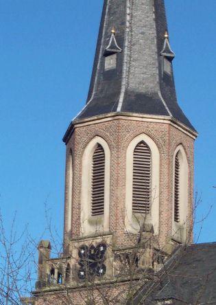 St. Pantaleon - Glockenschallfenster