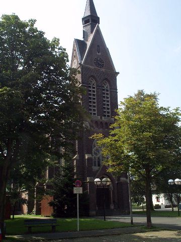 St. Theresia - Vorderansicht