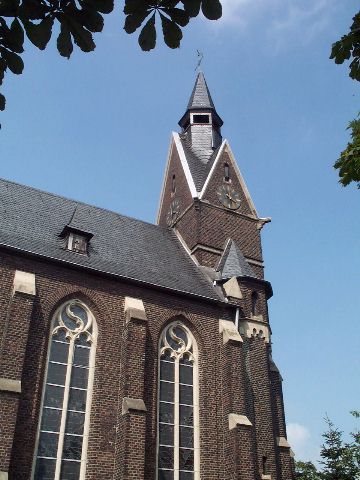 St. Theresia - Seitenansicht