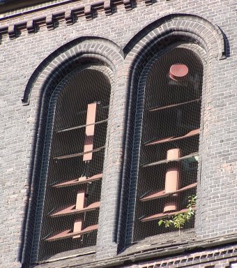 Auferstehungskirche - Glockenschallfenster Südseite