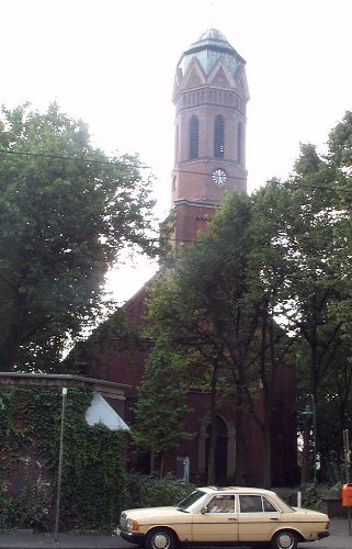 Pauluskirche - Blick von der Gravelottestraße