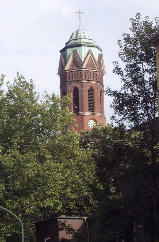 Pauluskirche - Blick von der Rheinhauser Straße