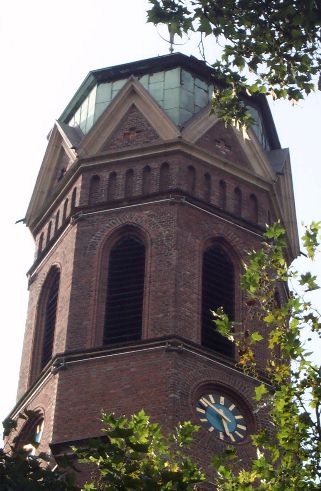 Pauluskirche - Turm mit Glockenschallfenstern