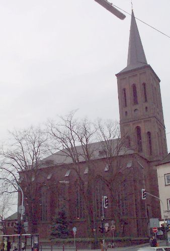 St. Benediktus - vom Nikolaus-Knopp-Platz gesehen