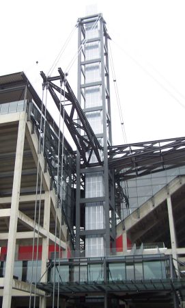 DXBU39 Kln-Mngersdorf, RheinEnergieStadion, nordwestl. Stadionturm nach Ausbau