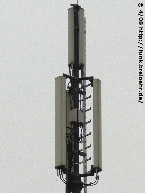Am Turm 11 - T-Mobile-Antennen