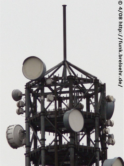 Am Turm 40 - Turmspitze mit Richtfunkantennen